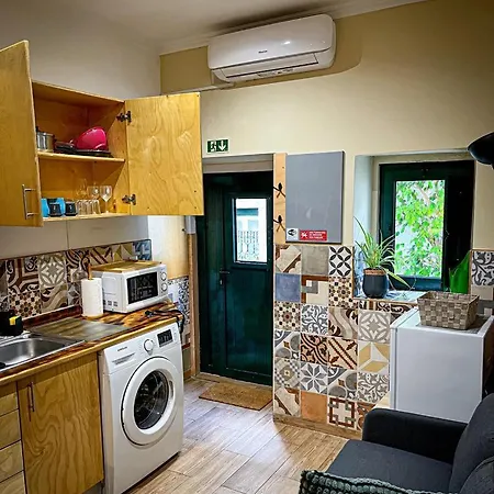 Tiny Gem In Alfama Лісабон