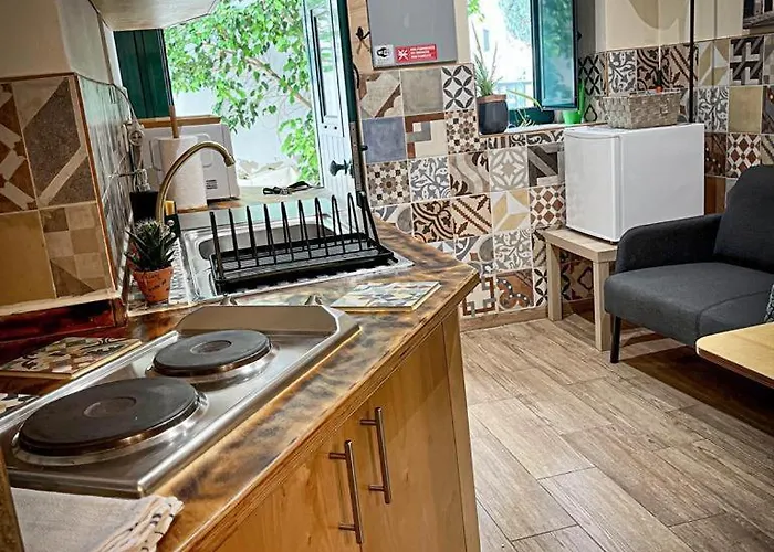 Tiny Gem In Alfama * Лісабон